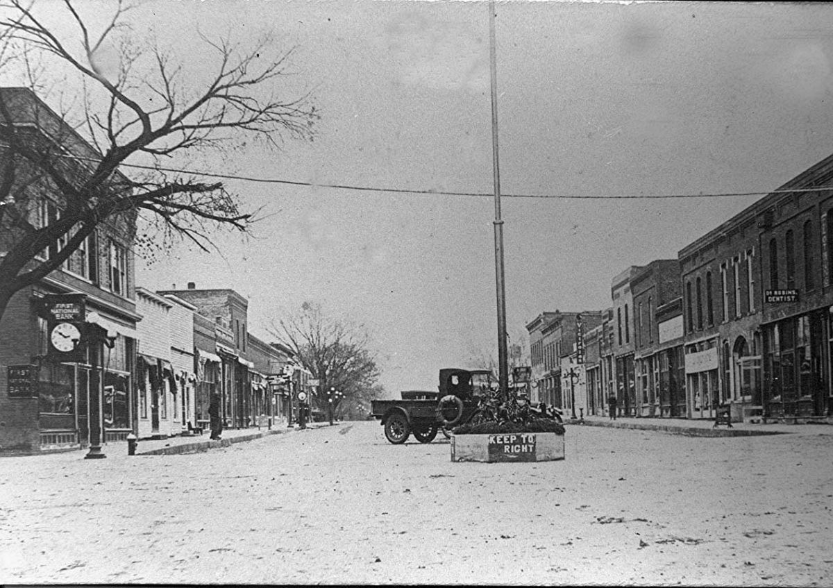 1919 MAIN STREET