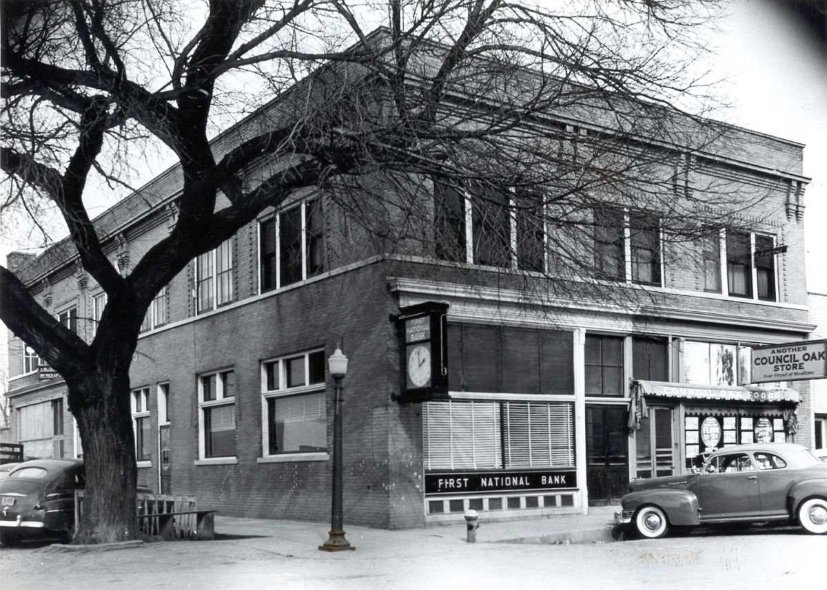 FIRST NATIONAL BANK 1952